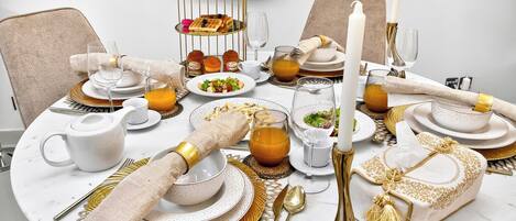 Apartamento superior, vista para o mar | Opções para refeição