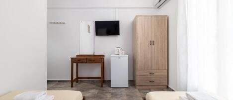 雙床房 | 書桌、熨斗/熨衫板、免費 Wi-Fi