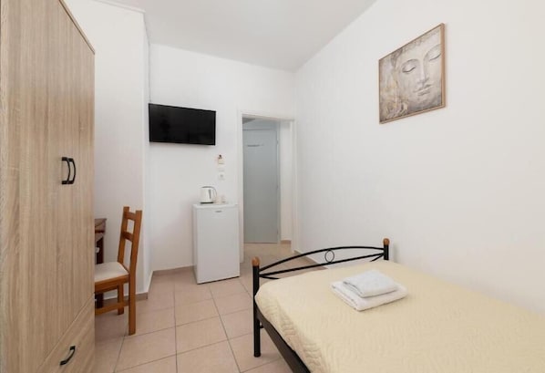 Single Room, City View | Desk, iron/ironing board, free WiFi - Amethyst Rooms (Rhodes)