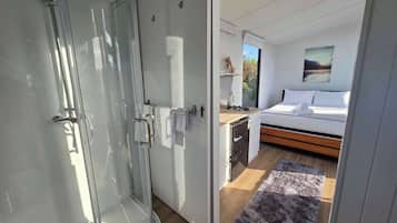 1 habitación, wifi y ropa de cama