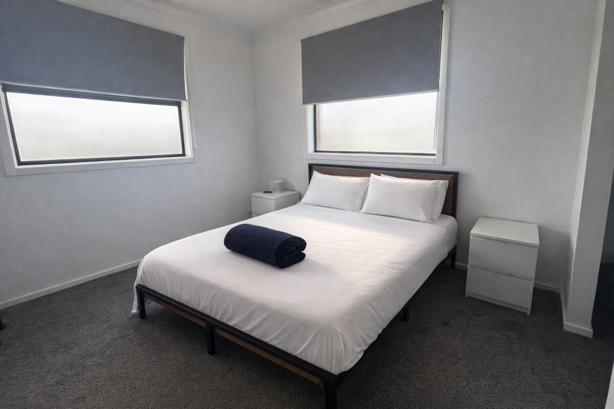 4 soverom, strykejern/-brett, internettilgang og sengetøy