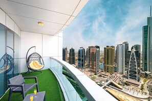 Property grounds - Pool / Gym / PS4 / Table kicker / Skyline View (Dubai)