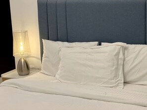 Iron/ironing board, WiFi, bed sheets - Stylish 1BR Canal View Apartment | Business Bay (Dubai)
