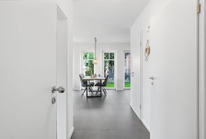 Interior - Cordula - Modern vacation apartment Cordula with garden, terrace and e-charging station (Krummhörn)