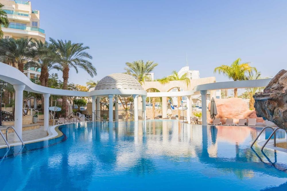 MAMAD - Bright Eilat escape with balcony n pool