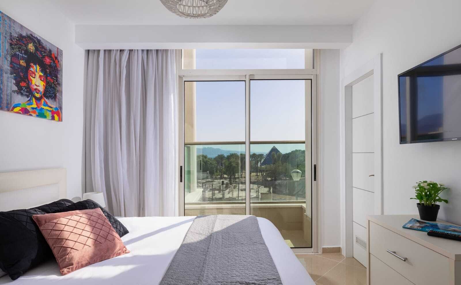 Apartment, 3 Bedrooms, Balcony, City View | In-room safe, iron/ironing board, free WiFi