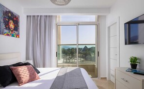 Apartamento, 3 habitaciones, balcón, vistas a la ciudad | Caja fuerte, tabla de planchar con plancha, wifi gratis