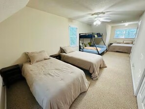 3 bedrooms, WiFi - Lakefront Hartwell Home Private Dock + Sleeps 15 (Hartwell)