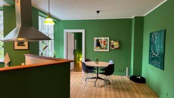 Căn hộ tiện nghi đơn giản, quang cảnh vườn | Khu ăn uống