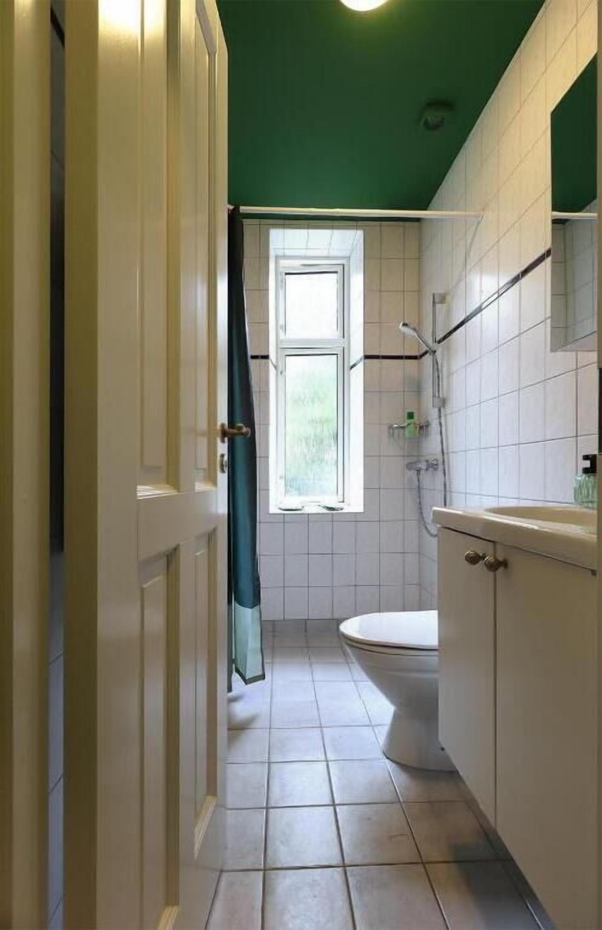 Căn hộ tiện nghi đơn giản, quang cảnh vườn | Phòng tắm