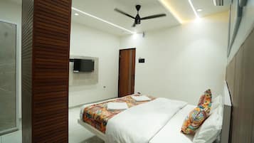 Superior Room, 1 King Bed | Free WiFi