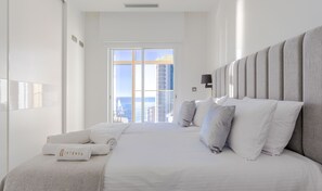 2 bedrooms, iron/ironing board, free WiFi, bed sheets - Intempo by Holuxe - 095 - 9th floor (Benidorm)