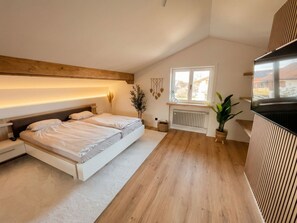1 bedroom, WiFi, bed sheets - Scandinavian Alpine Lodge - stylish & quiet in a top location near Tegernsee (Reichersbeuern)