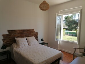 2 habitaciones, tabla de planchar con plancha, wifi y ropa de cama 
