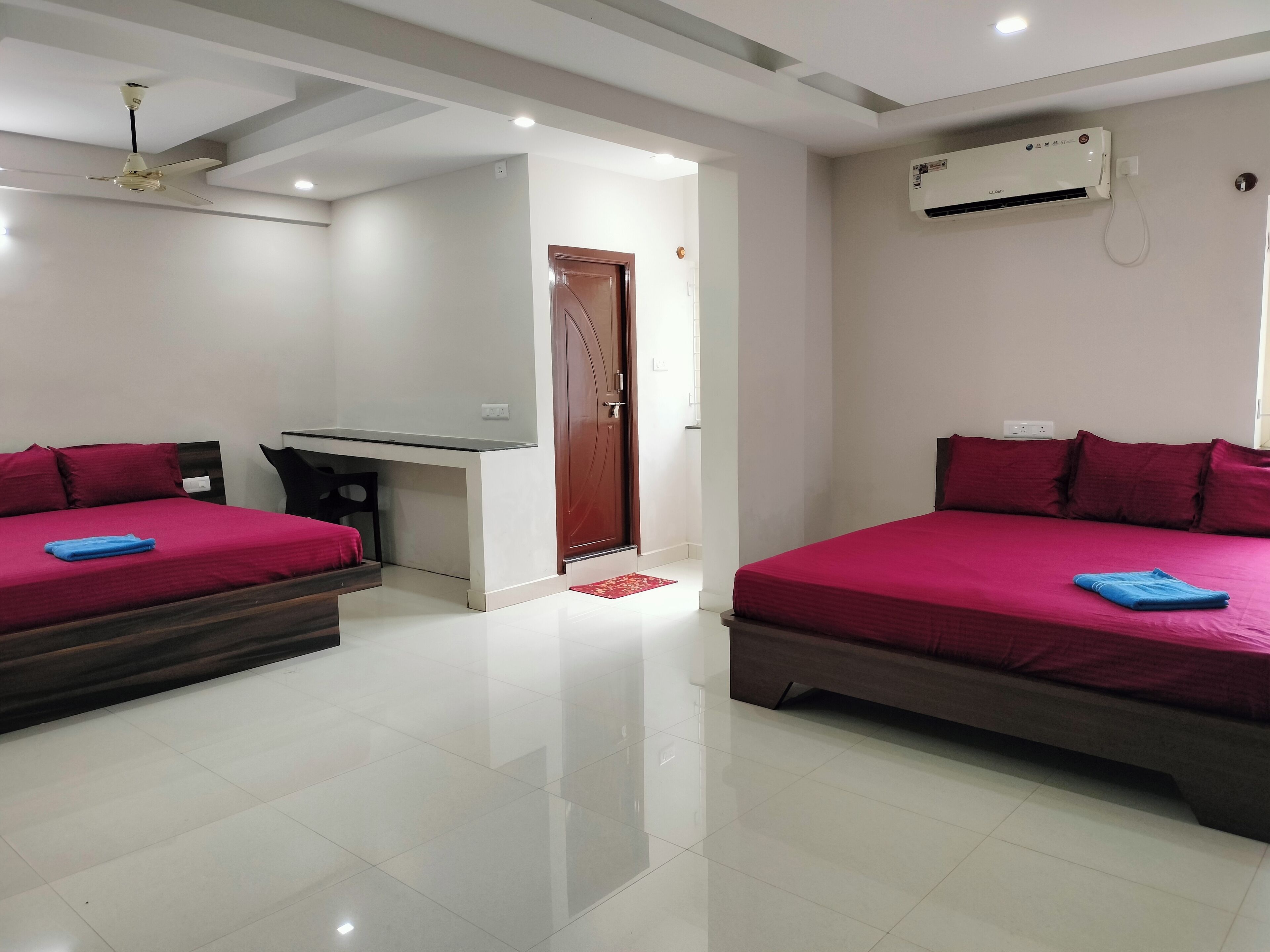 舒适三人房 | 免费 WiFi