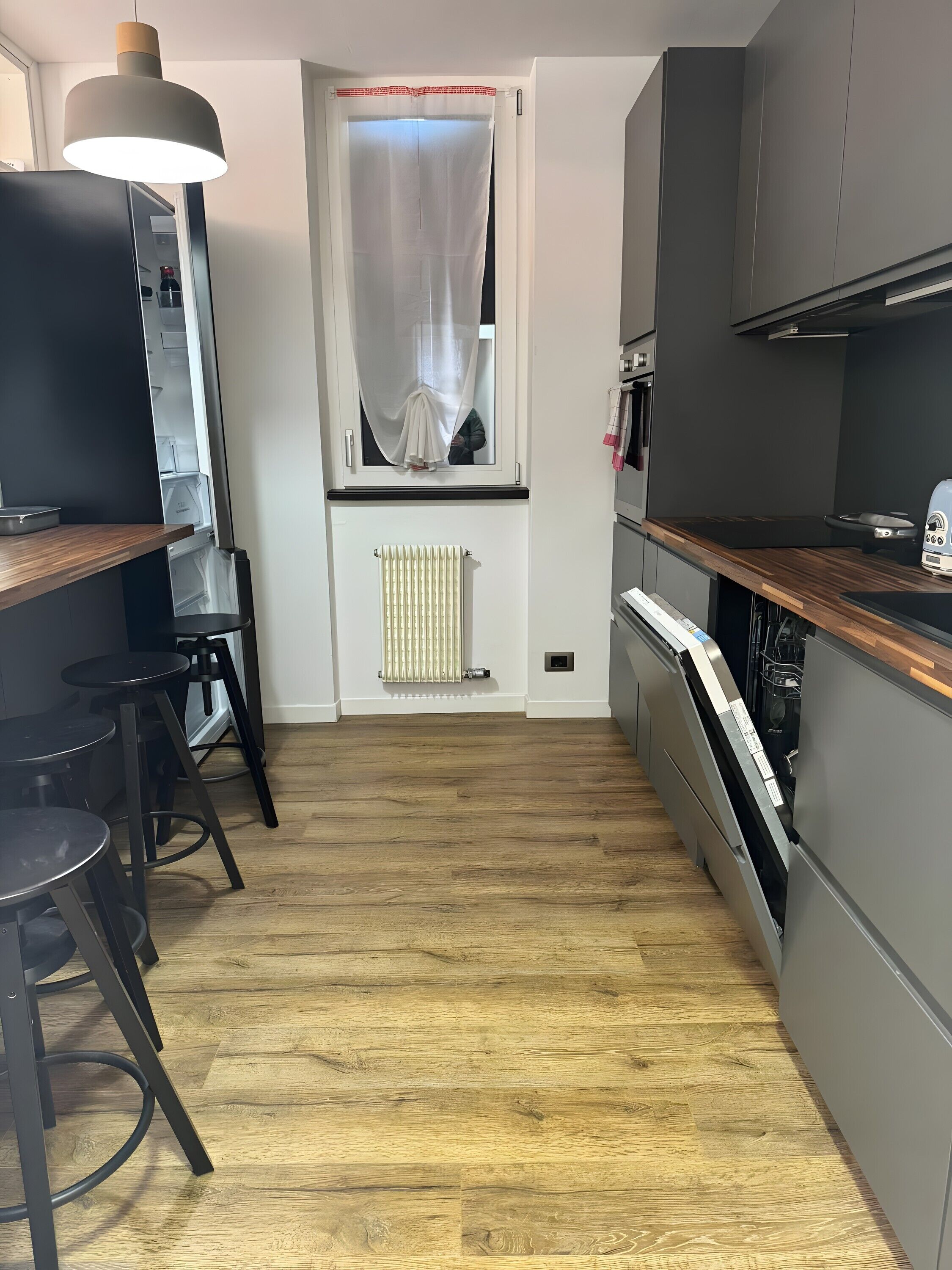 Fridge, oven, stovetop, dishwasher