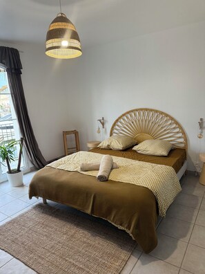 2 bedrooms, travel cot, WiFi, bed sheets - Marina des remparts (Aigues-Mortes)