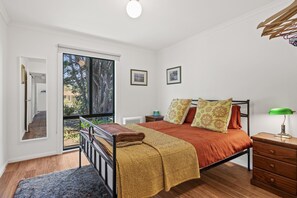 2 bedrooms, iron/ironing board, internet, bed sheets - To Marlin & Will ~ Port Willunga - Unsophisticated & Kitsch Simplicity (Port Willunga)