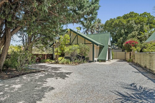 To Marlin & Will ~ Port Willunga - Unsophisticated & Kitsch Simplicity