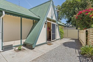 Exterior - To Marlin & Will ~ Port Willunga - Unsophisticated & Kitsch Simplicity (Port Willunga)