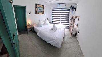 3 chambres, fer et planche à repasser, Wi-Fi, draps fournis