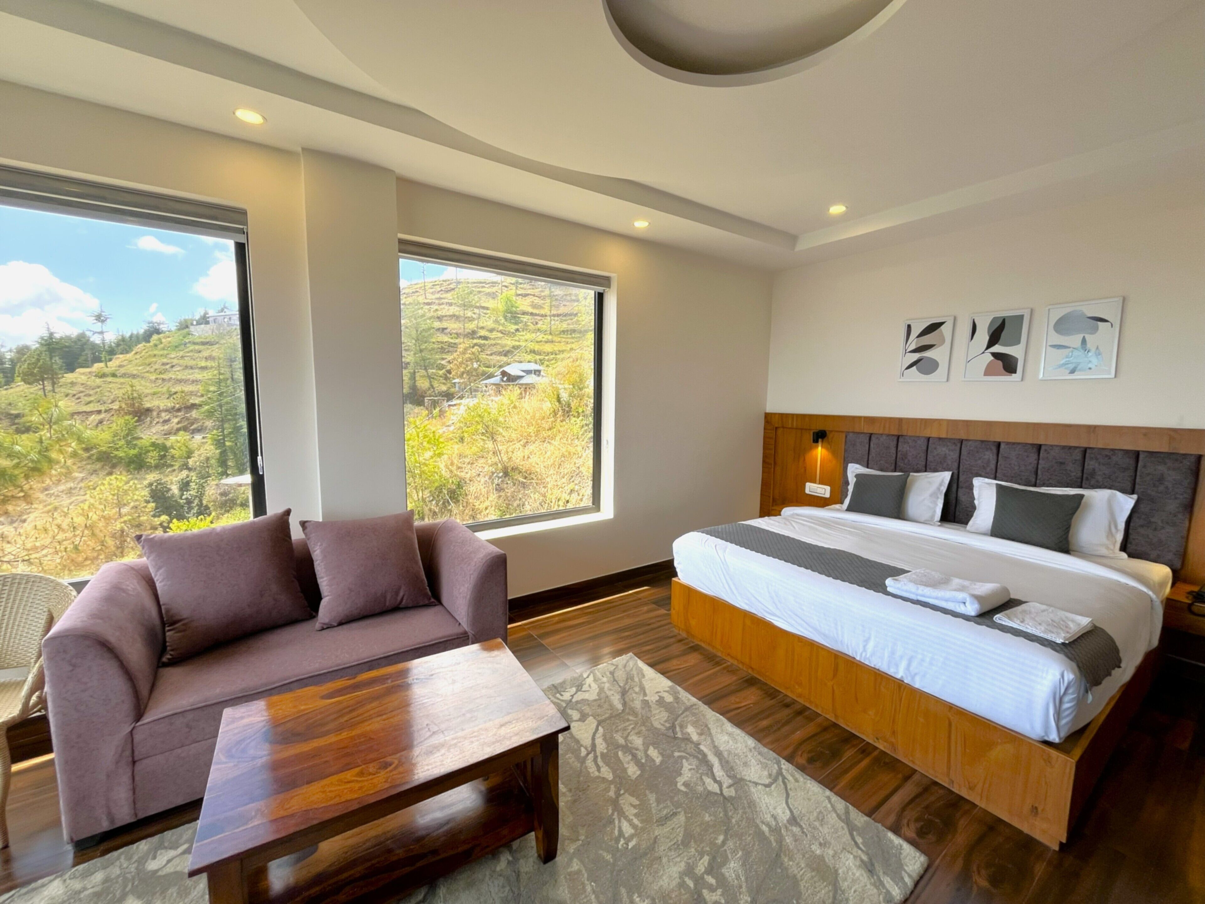 Blackout curtains, free WiFi