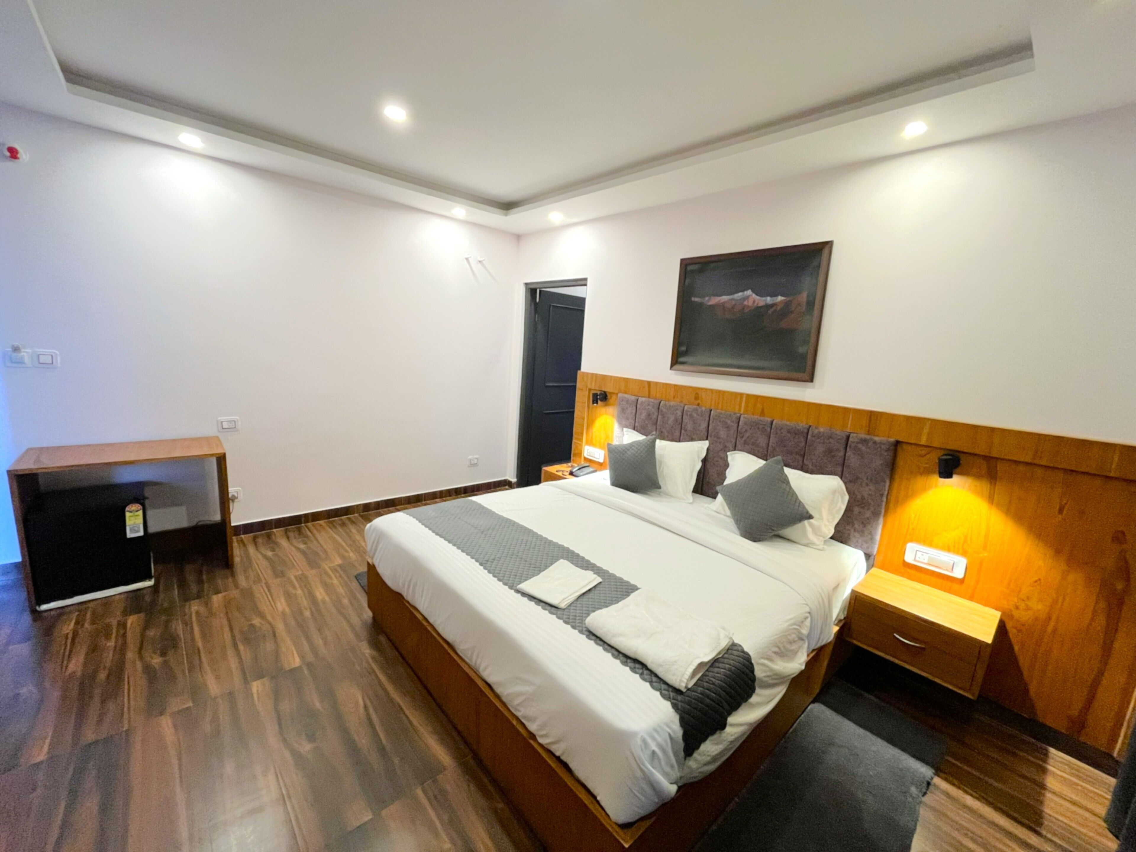 Blackout curtains, free WiFi