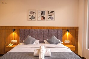 Unclassified image, 3 of 7, button - Hardy's Retreat (Koti)