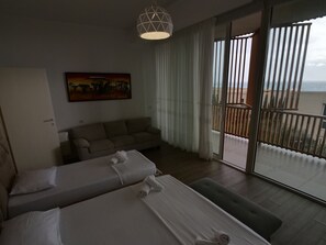 Premier-Villa, Meerblick | Schreibtisch, Bügeleisen/Bügelbrett, kostenloses WLAN, Bettwäsche