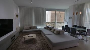 Superior Villa, Sea View | Living area