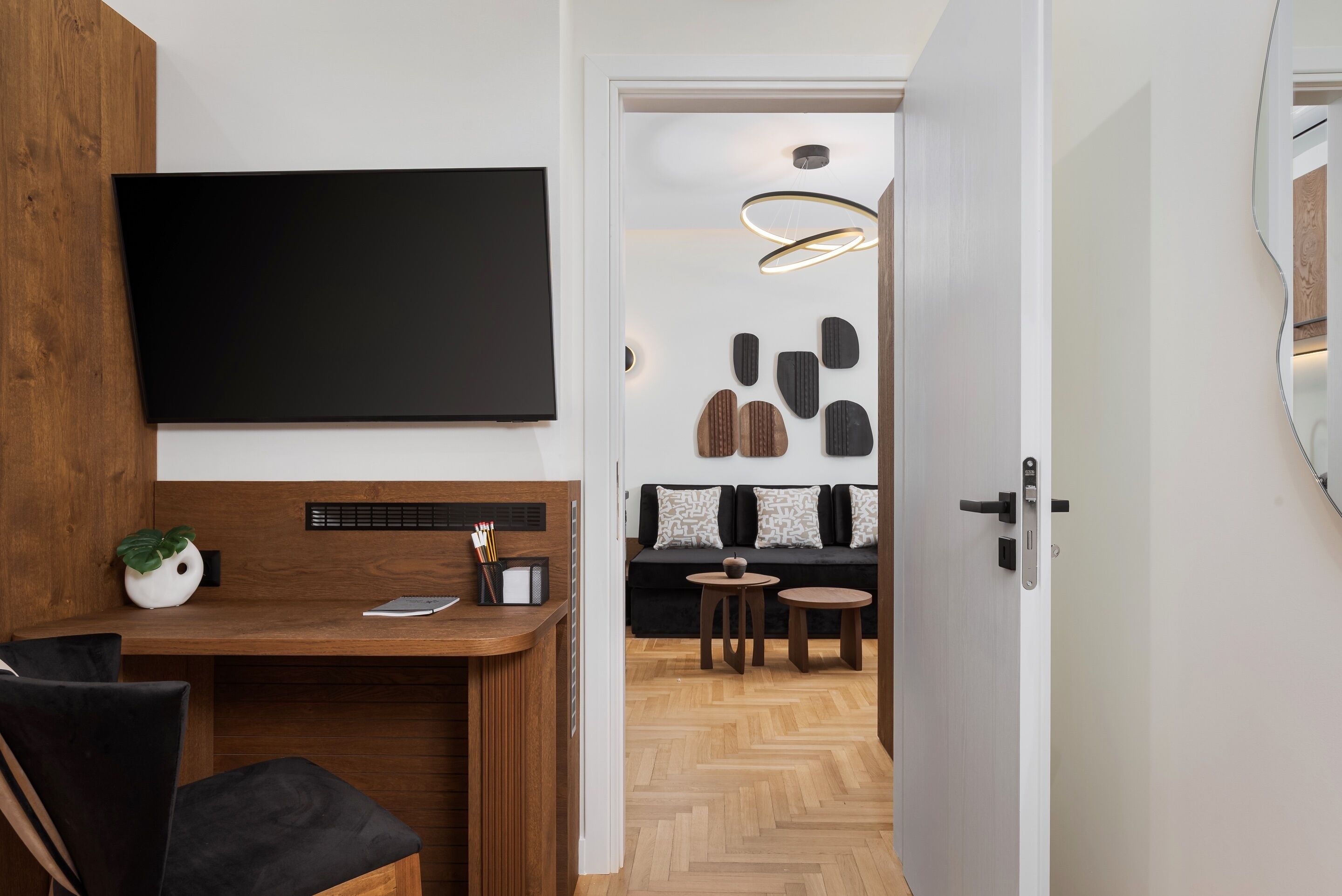 Suite | Interior