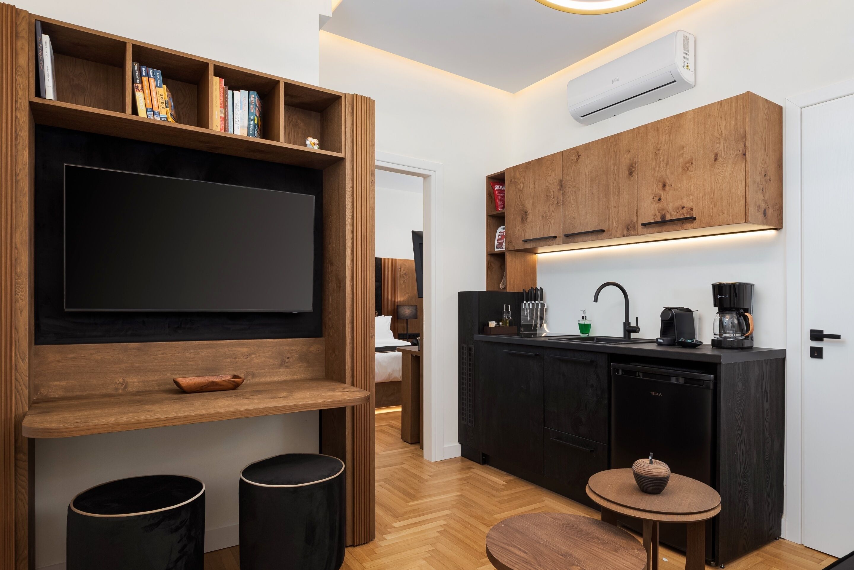 Suite | Interior