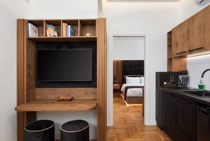 Suite | Biancheria da letto ipoallergenica, una scrivania, insonorizzazione