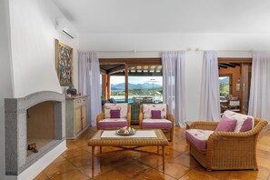 Living area - Classic villa, Cala di Volpe, minutes away from Sardinia's most iconic beaches (Sardegna)