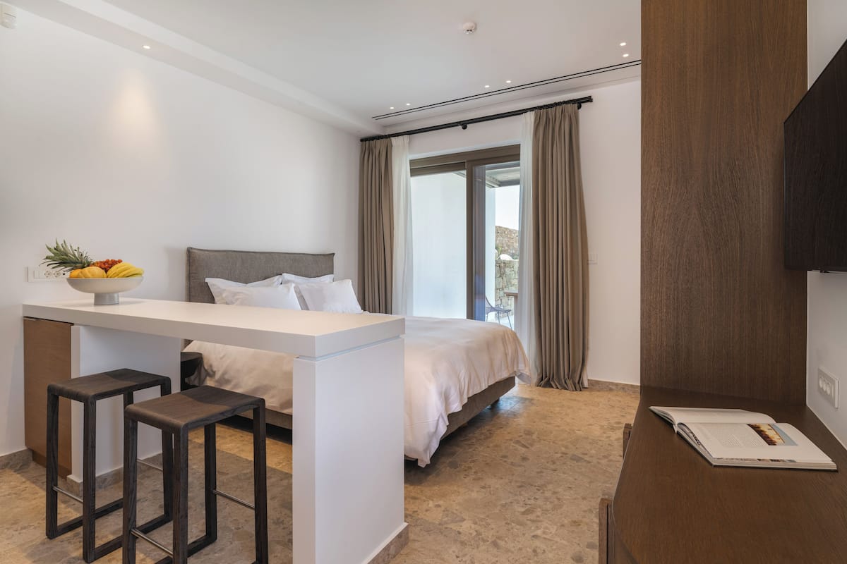 Superior Double Room, Private Pool, Pool View | Iron/ironing board, free WiFi, bed sheets