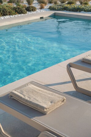 Unclassified image, 5 of 28, button - Omvrodektis Village (Mykonos)