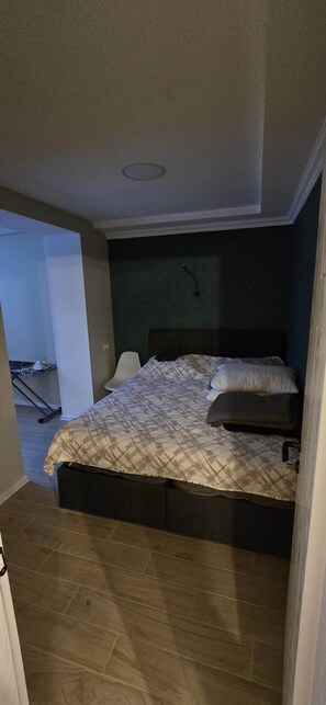 1 bedroom, iron/ironing board, WiFi, bed sheets - Comfort place (Batumi)