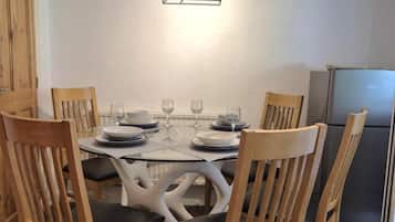 House, 3 Bedrooms, Patio, Garden View | Dining room