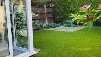 House, 3 Bedrooms, Smoking, Patio | Garden