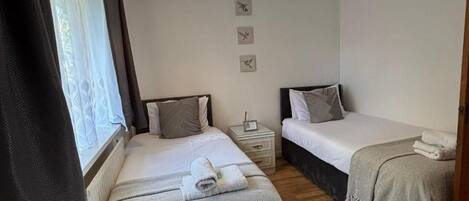 Hus, 3 soverom, terrasse, hageutsikt | 3 soverom