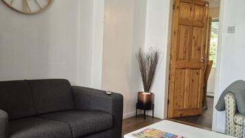 House, 3 Bedrooms, Patio, Garden View | Living room