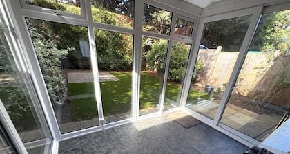 Charming Nottingham Retreat With Garden View