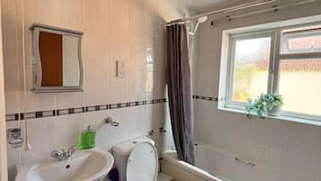 House, 3 Bedrooms, Patio, Garden View | Bathroom