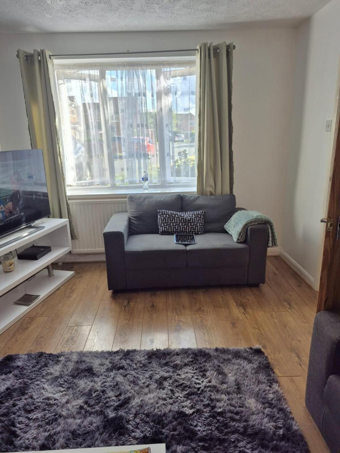 House, 3 Bedrooms, Smoking, Patio | Living area