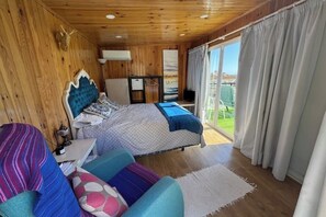 3 bedrooms, iron/ironing board, travel cot, WiFi - CASA EVASION at the foot of the beach, incredible views surrounded by a beautiful garden. (Almuñécar)