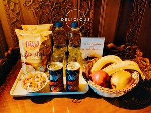 Breakfast meal - DeLaila Luxury Houseboat by Shahnawaz  (Srinagar)