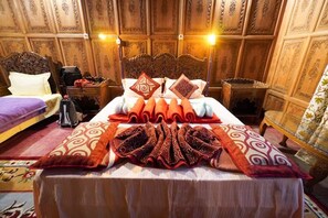 Superior Triple Room | Iron/ironing board, free WiFi - DeLaila Luxury Houseboat by Shahnawaz  (Srinagar)