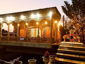 Miscellaneous - DeLaila Luxury Houseboat by Shahnawaz  (Srinagar)