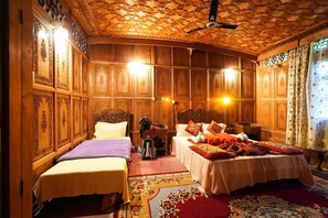 Iron/ironing board, free WiFi - DeLaila Luxury Houseboat by Shahnawaz  (Srinagar)