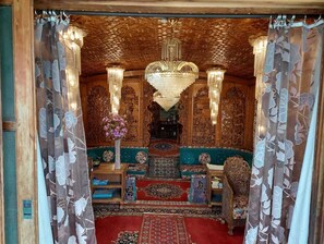 Interior - DeLaila Luxury Houseboat by Shahnawaz  (Srinagar)